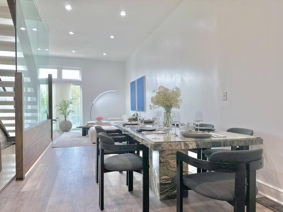The Josephine By Luxe Pgh Villa